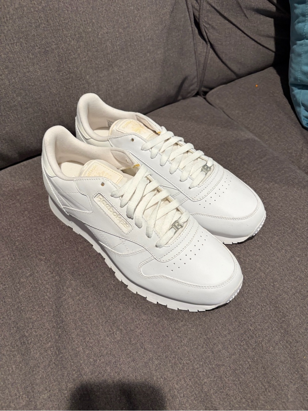 Reebok Classic White Men's Leather Sneakers - Minimal Low-Top